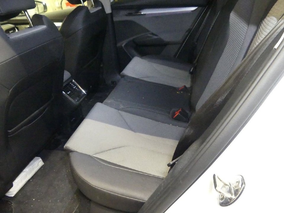 Skoda Enyaq 80 iV Plus Loft 5d