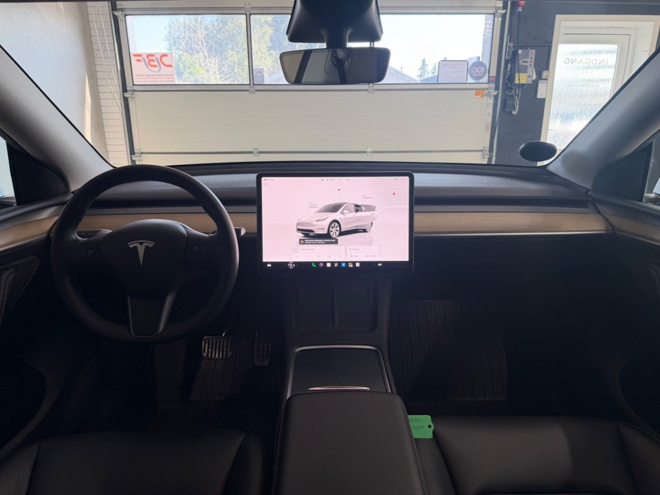 Tesla Model Y RWD 5d