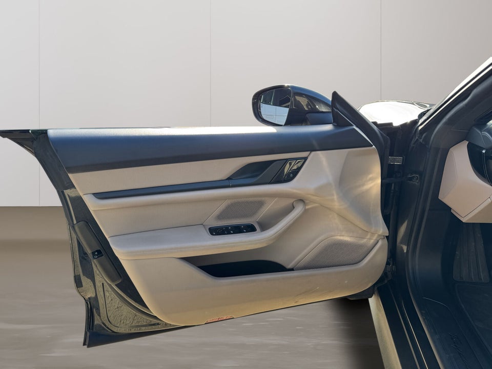 Porsche Taycan 4d
