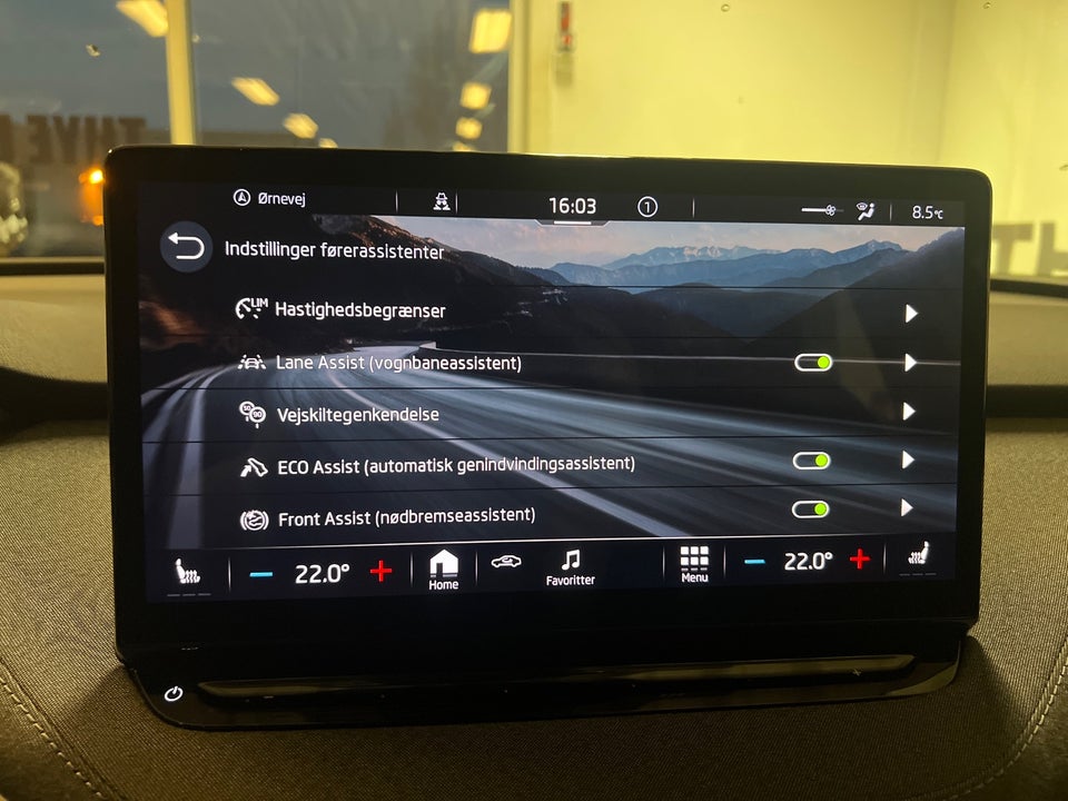 Skoda Enyaq 60 iV Loft 5d