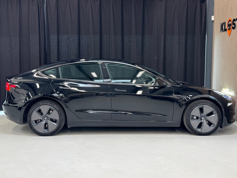 Tesla Model 3 Standard Range+ RWD 4d
