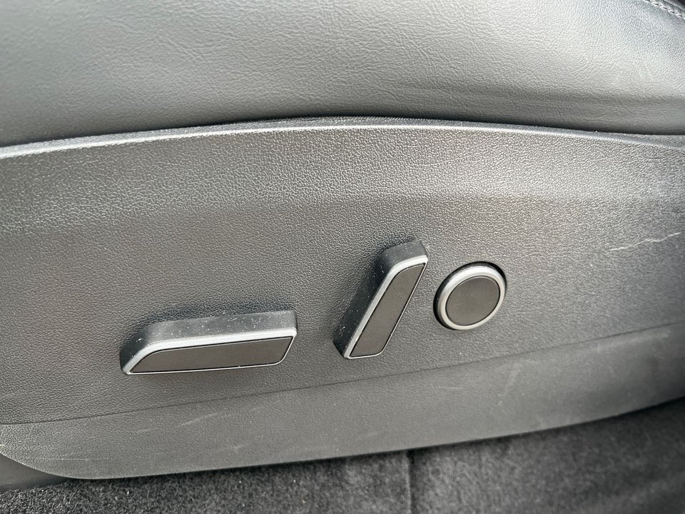 Tesla Model Y Long Range AWD 5d