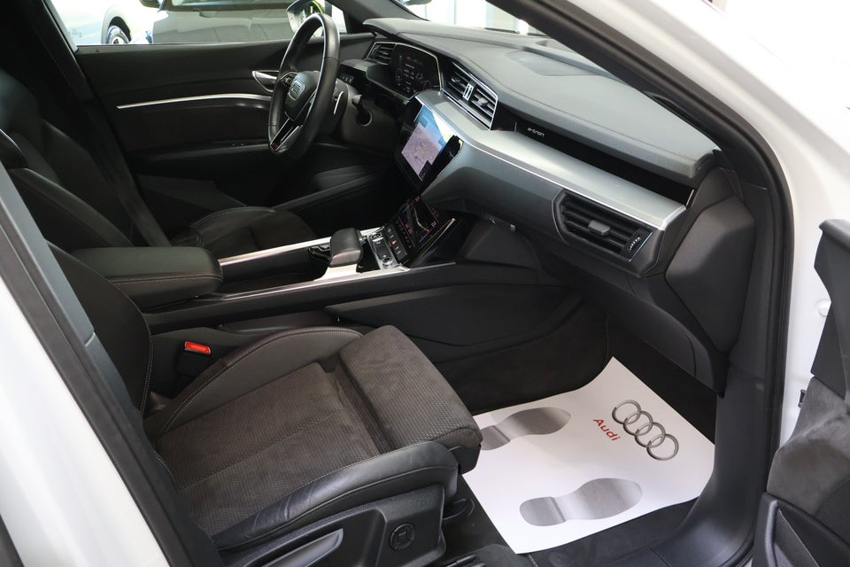 Audi e-tron 55 S-line Sportback quattro 5d