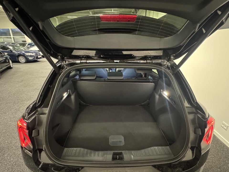 Ford Explorer 82 Premium Extended Range 5d