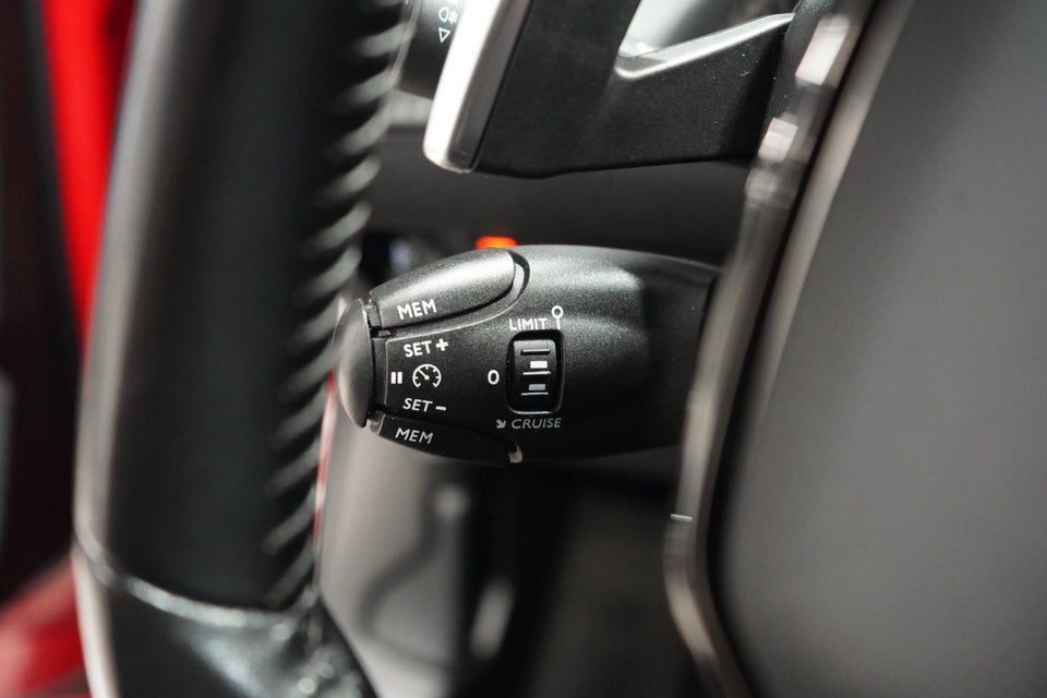 Peugeot 2008 1,2 PureTech 130 Allure EAT8 5d