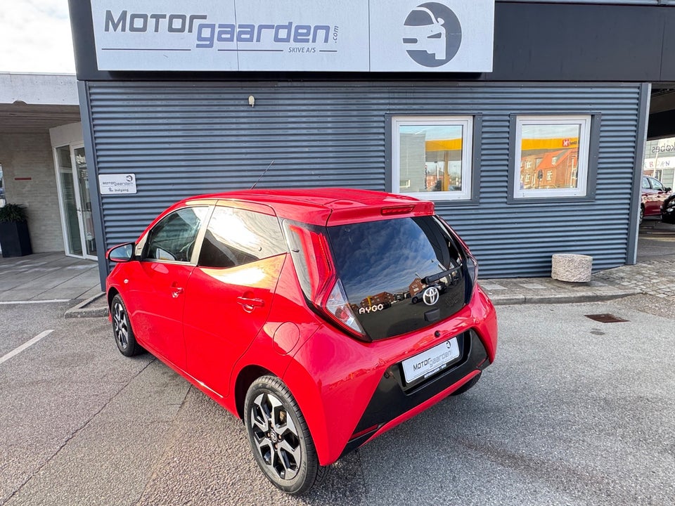 Toyota Aygo 1,0 VVT-i x-press 5d