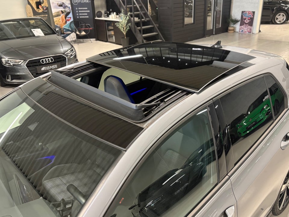 VW Golf VIII 1,4 GTE DSG 5d