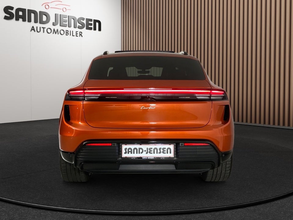 Porsche Macan Turbo 5d
