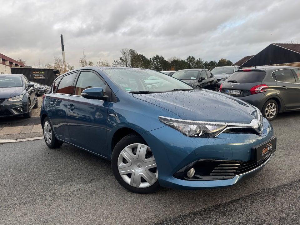 Toyota Auris 1,8 Hybrid H2 Comfort CVT 5d