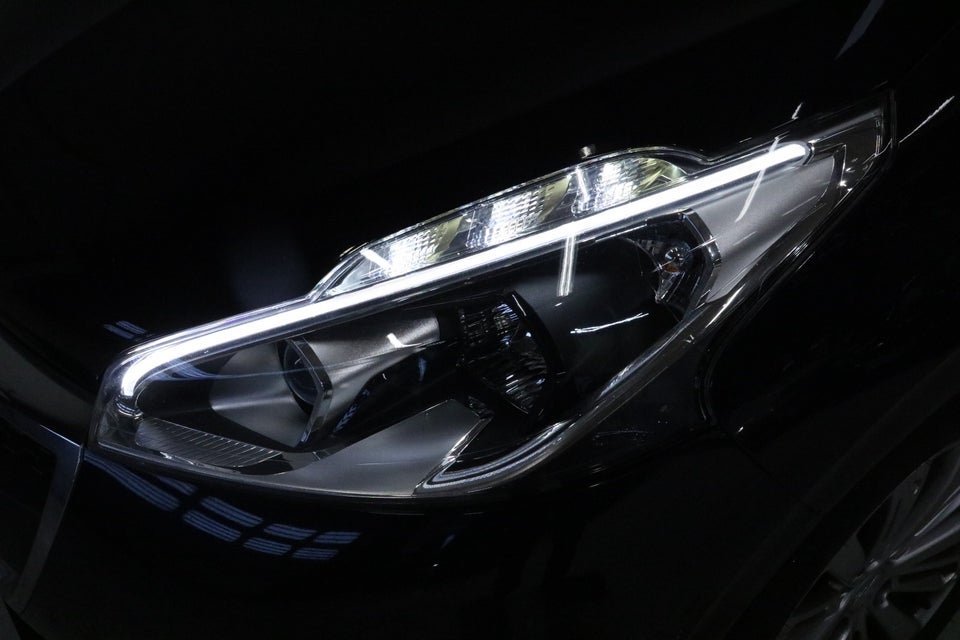 Peugeot 208 1,6 BlueHDi 100 Allure Sky 5d