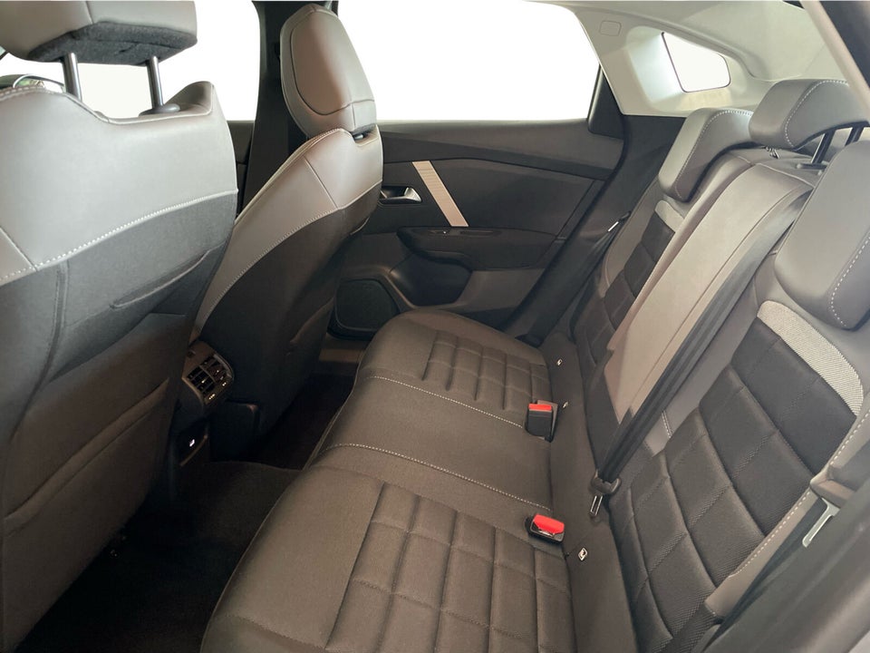 Citroën ë-C4 X 54 Plus 4d