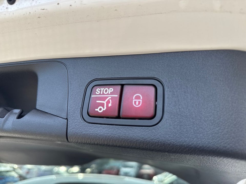 Mercedes EQB300 Progressive 4Matic 7prs 5d