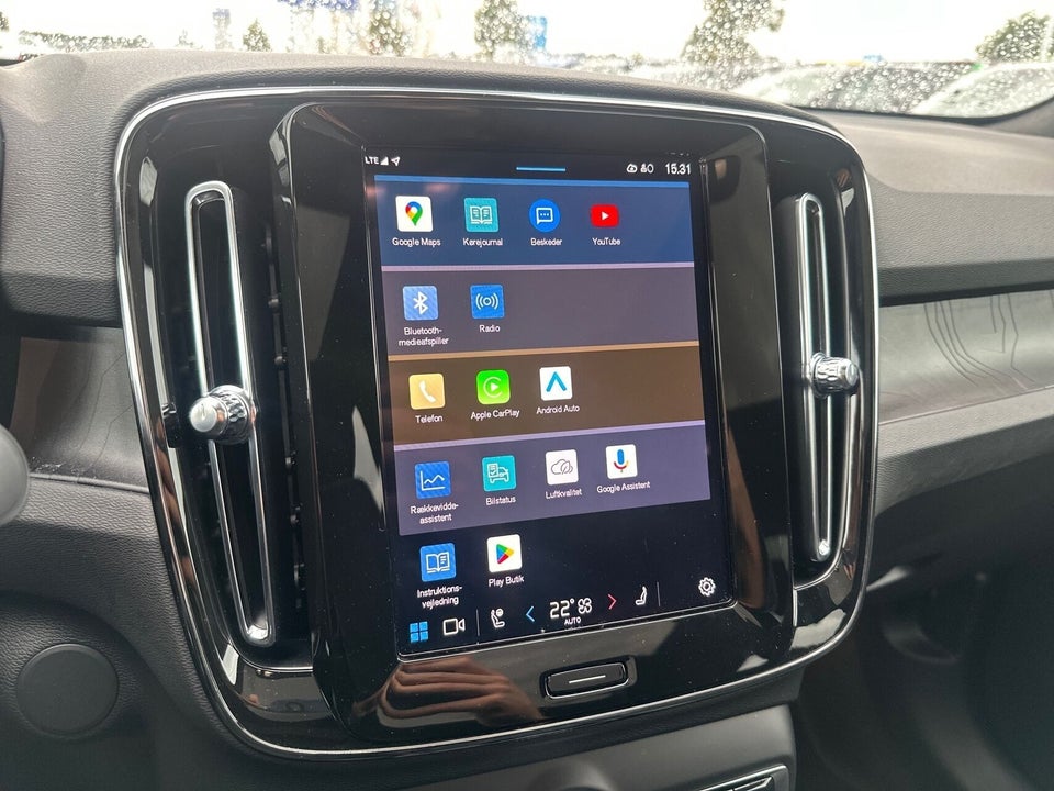 Volvo EC40 Extended Range Black Edition 5d