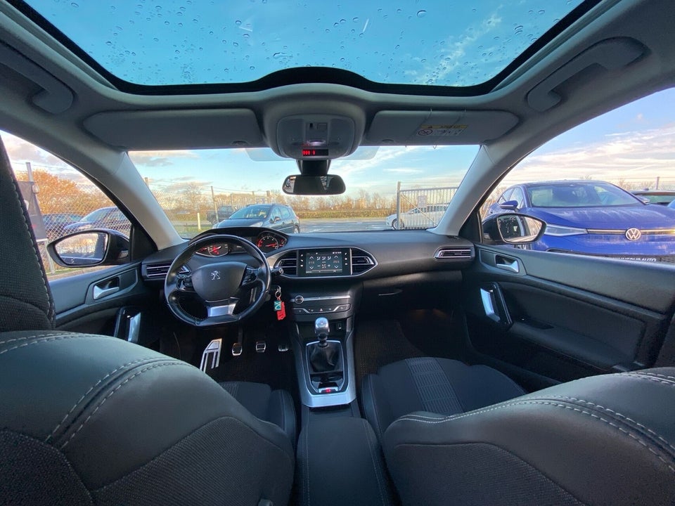 Peugeot 308 1,5 BlueHDi 130 Selection Sky SW 5d