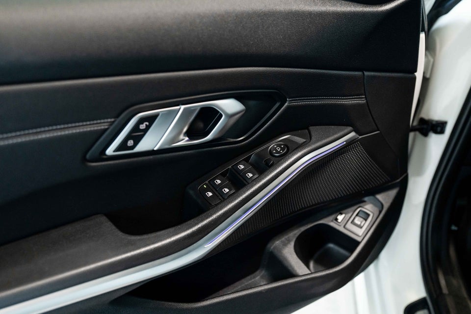 BMW 330e 2,0 Touring Sport Line aut. 5d