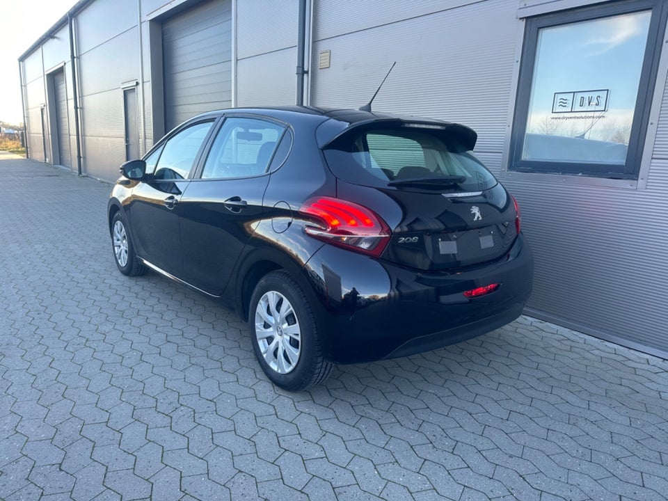 Peugeot 208 1,2 VTi 82 Chili 5d