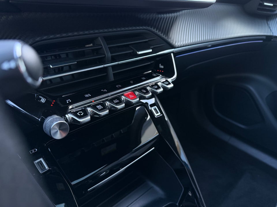 Peugeot e-2008 50 GT Pack 5d