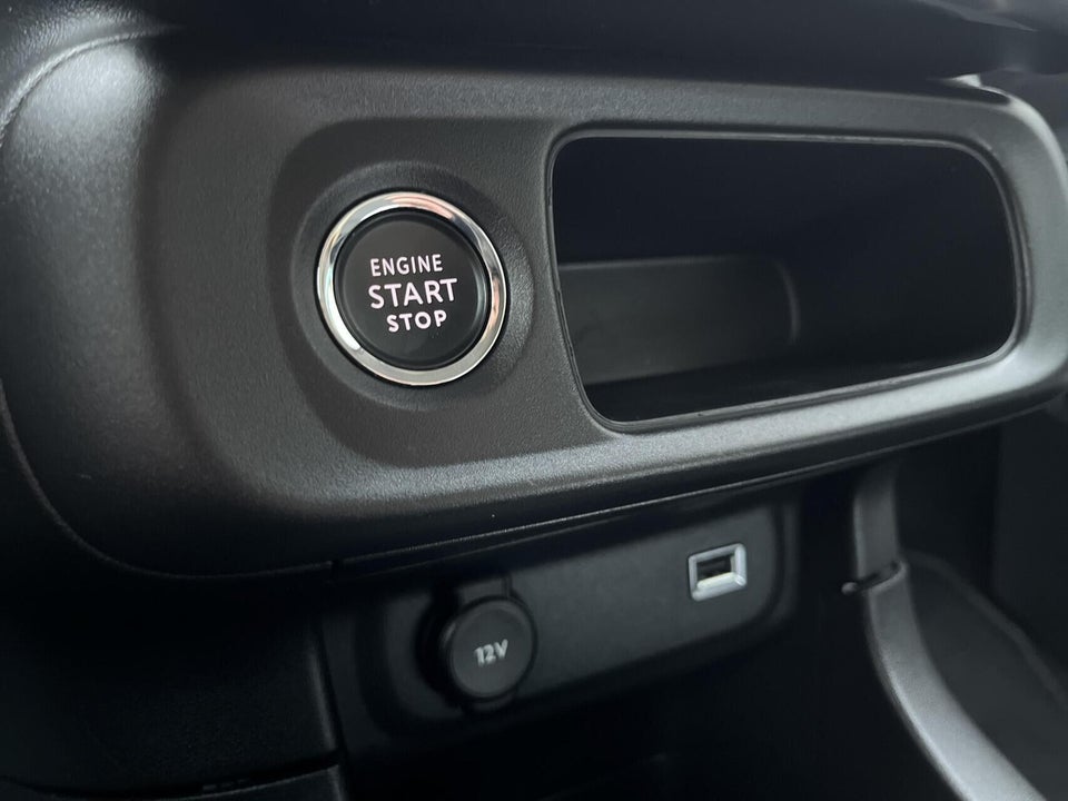 Citroën C3 1,2 PureTech 83 Shine Sport 5d