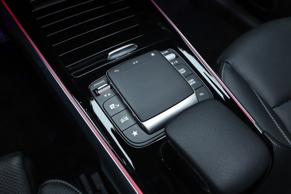 Mercedes EQB300 AMG Line 4Matic 7prs 5d