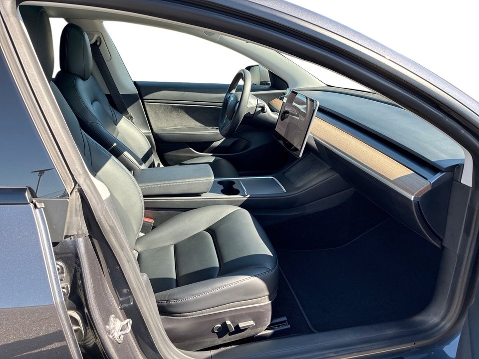 Tesla Model 3 Long Range AWD 4d