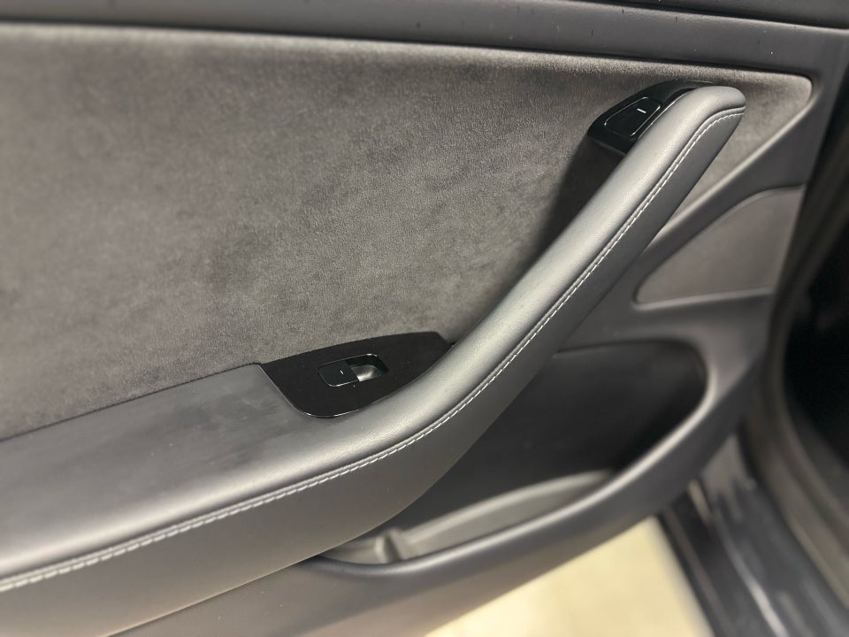 Tesla Model 3 Long Range AWD 4d