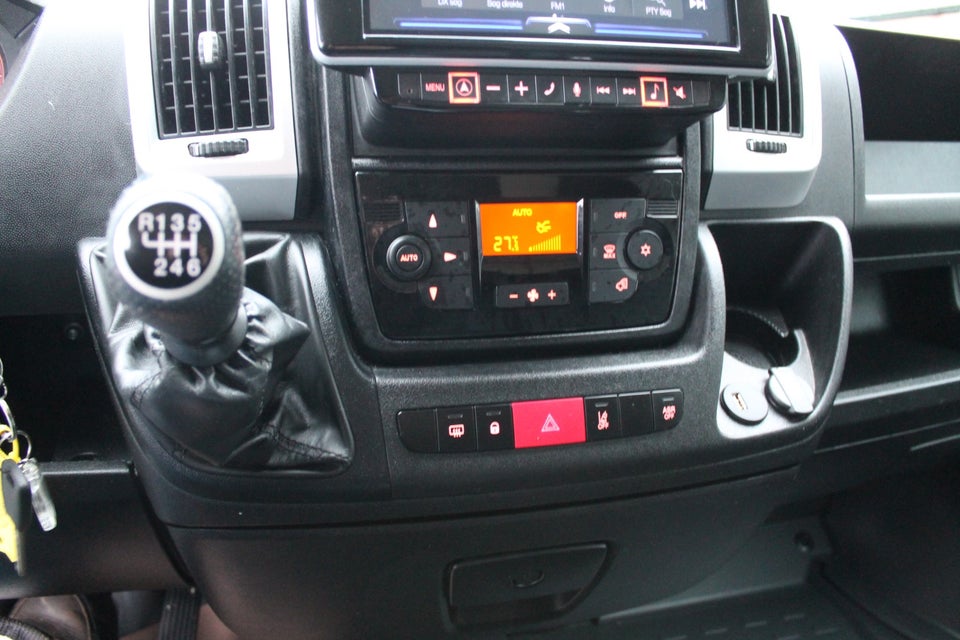 Peugeot Boxer 335 2,2 BlueHDi 165 L2H2 Ultimate