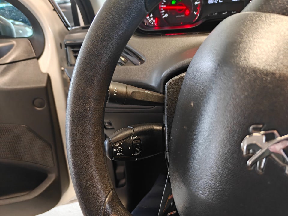 Peugeot 208 1,0 VTi Access Air 3d
