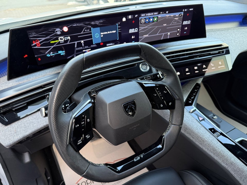 Peugeot e-3008 77 GT Pack 5d