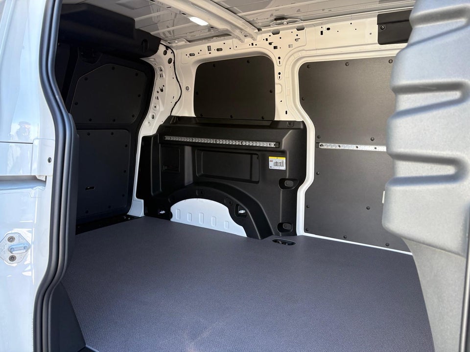 VW ID. Buzz 79 Cargo Pro 4Motion