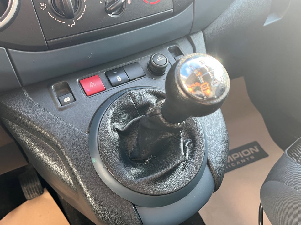 Peugeot Partner Tepee 1,6 e-HDi 92 Active 5d