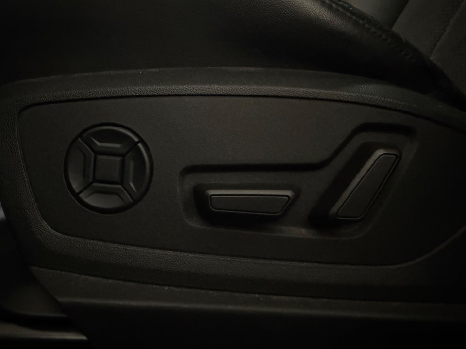 Audi e-tron 55 S-line quattro 5d