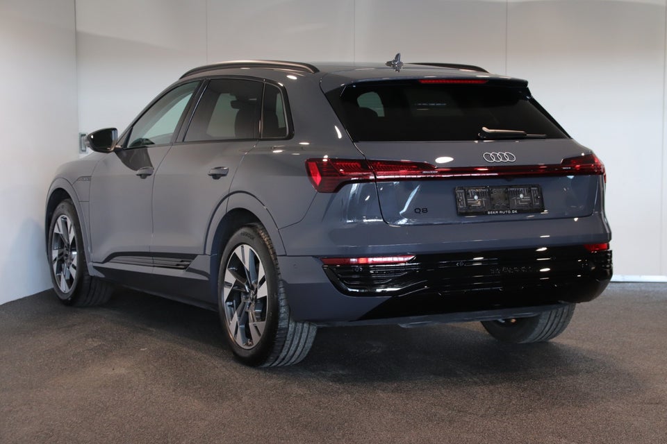 Audi Q8 e-tron 55 Advanced quattro 5d