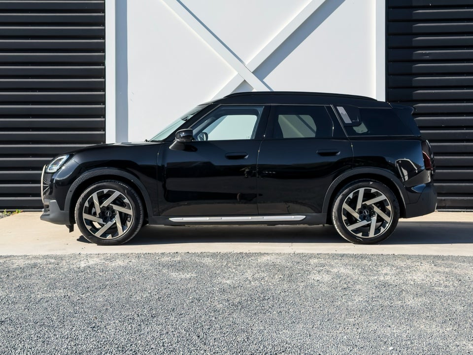 MINI Countryman SE Favoured Trim L ALL4 5d