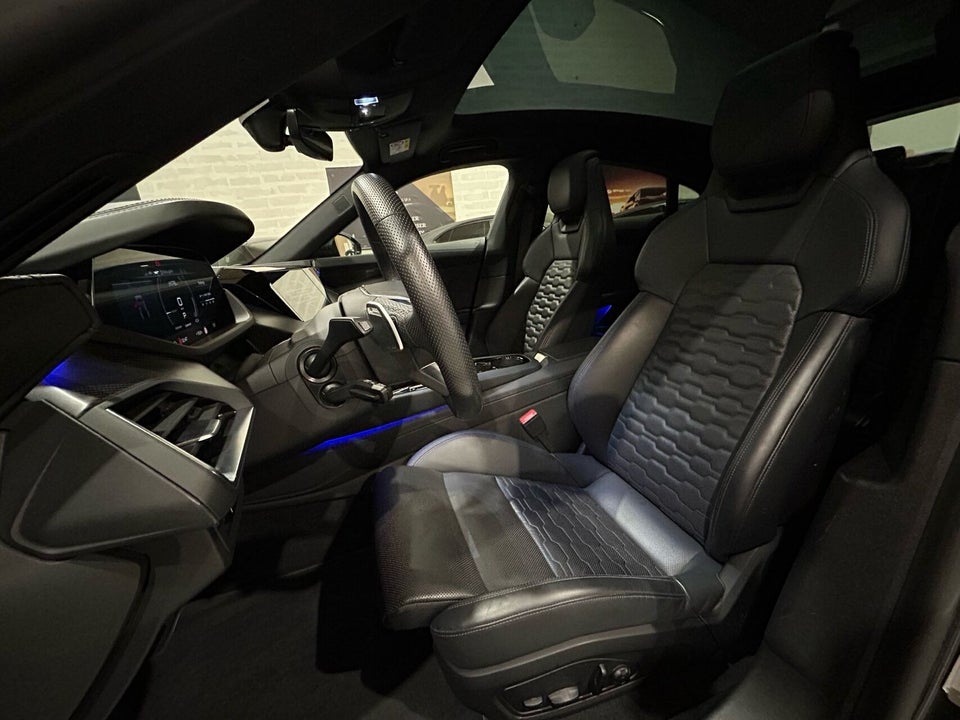 Audi e-tron GT quattro 4d