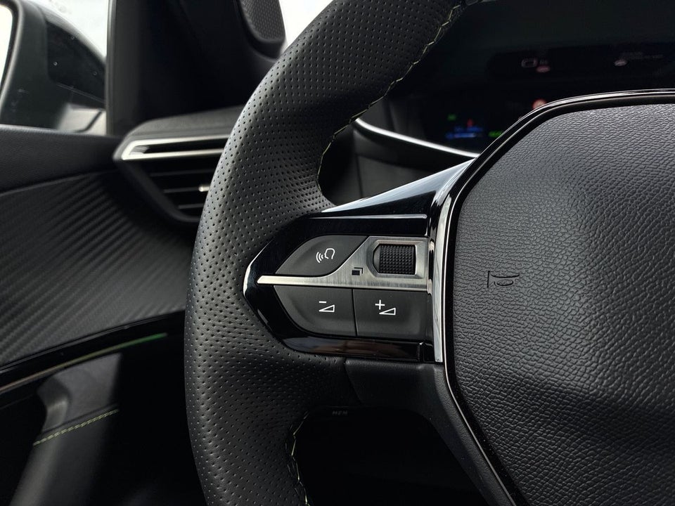Peugeot e-2008 54 GT 5d