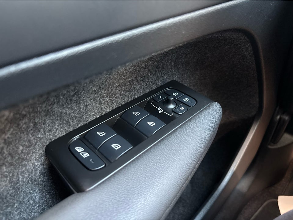 Volvo XC40 1,5 T5 ReCharge R-Design aut. 5d