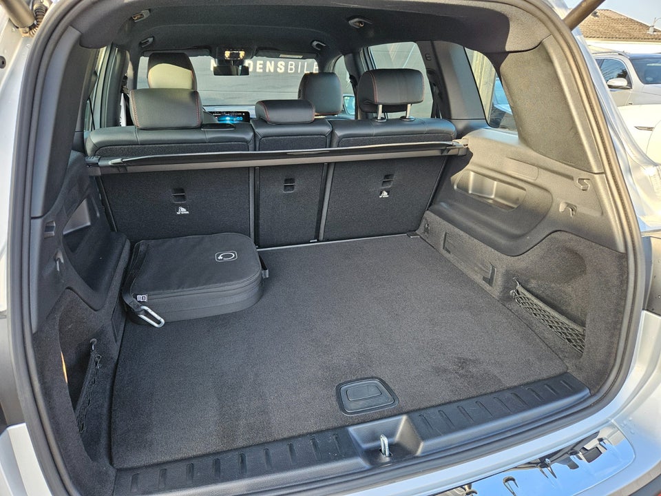 Mercedes EQB250 AMG Line 5d