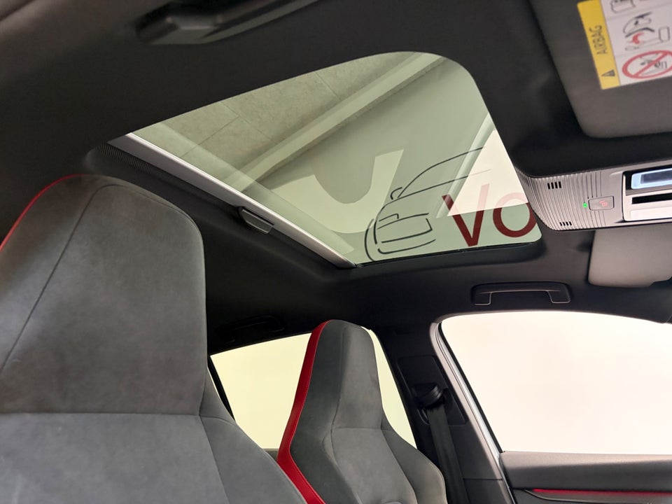VW Golf VIII 2,0 GTi Clubsport DSG 5d