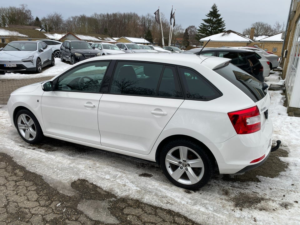 Skoda Rapid 1,6 TDi 105 Ambition Spaceback 5d