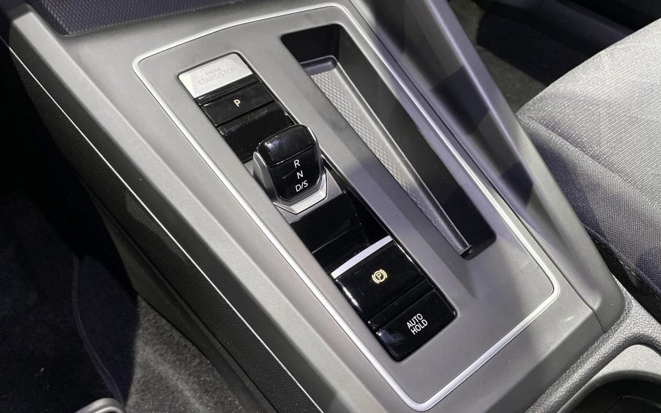 VW Golf VIII 1,5 eTSi 130 Life DSG 5d