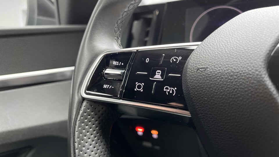 Renault Megane E-Tech 40 Equilibre 5d