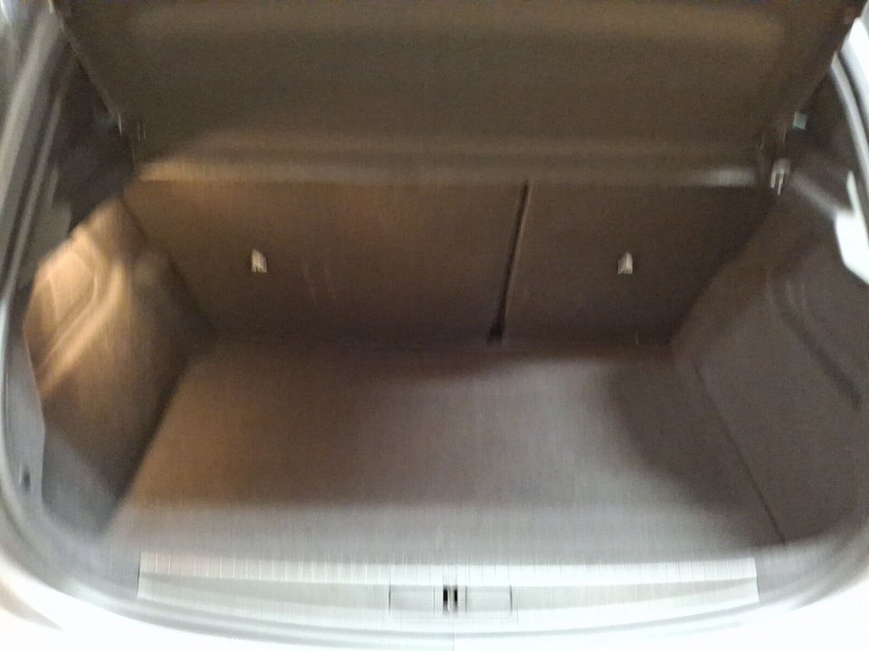 Peugeot e-208 50 Style 5d