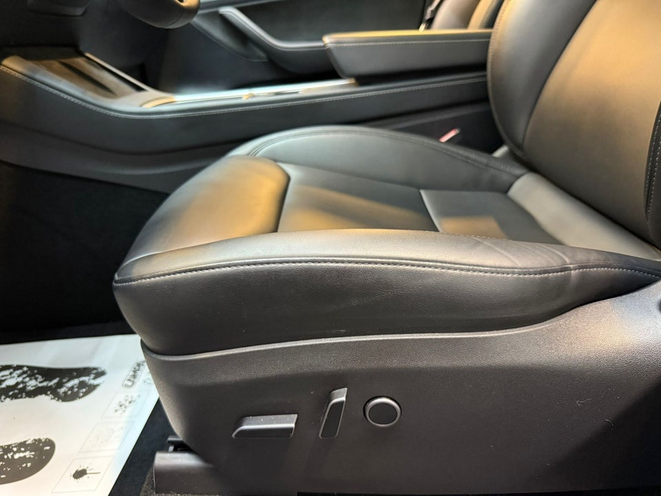 Tesla Model Y Long Range AWD 5d