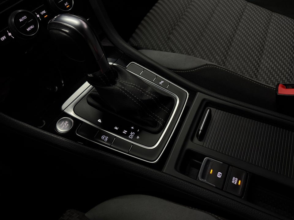 VW Golf VII 1,5 TSi 150 R-line DSG 5d