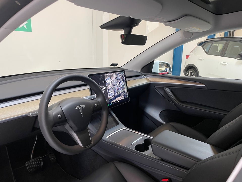Tesla Model Y RWD 5d