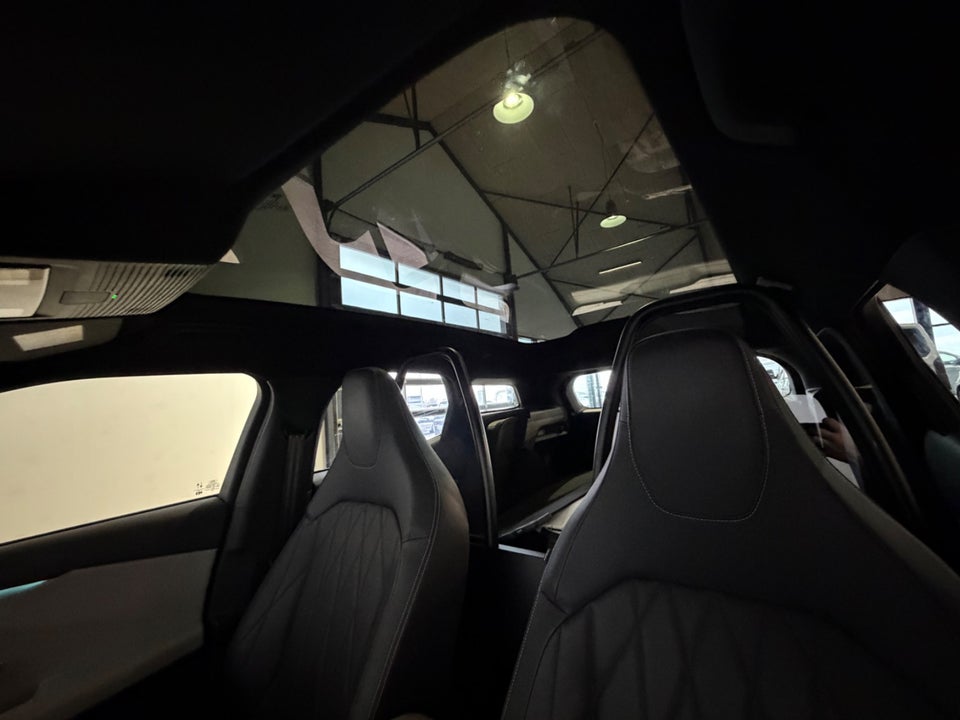 Ford Explorer 79 Premium Extended Range AWD Van 5d