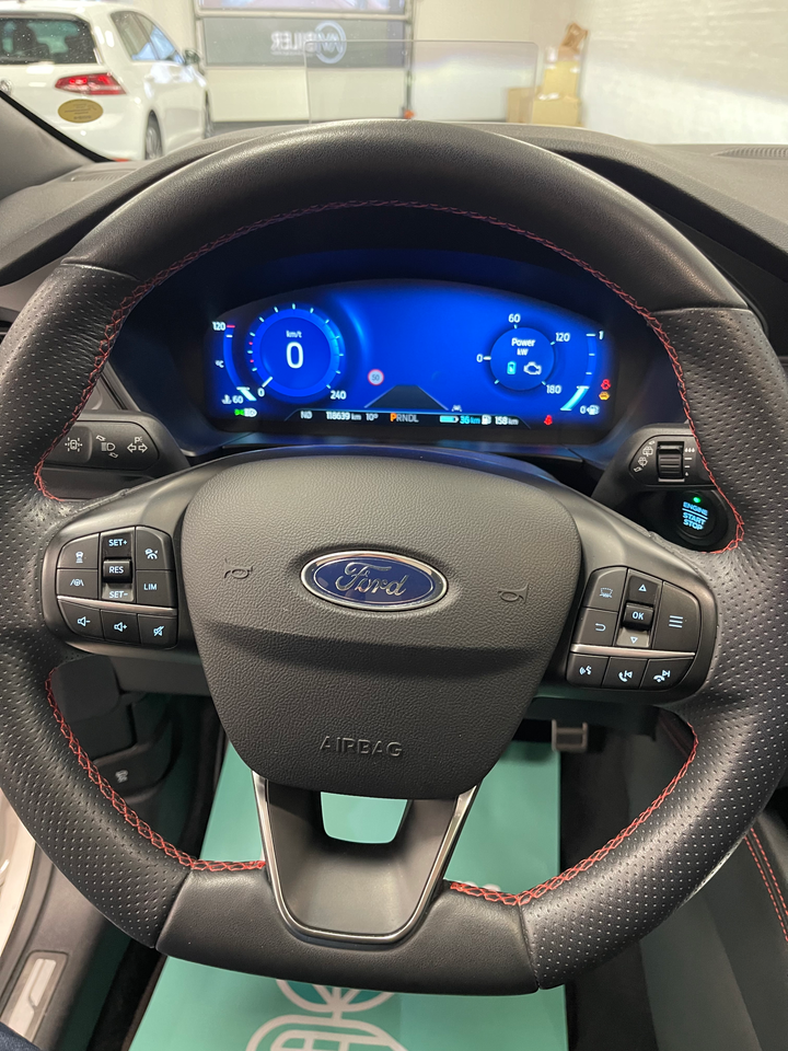 Ford Kuga 2,5 PHEV ST-Line X CVT 5d