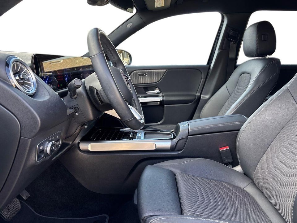 Mercedes EQB300 Progressive 4Matic 7prs 5d