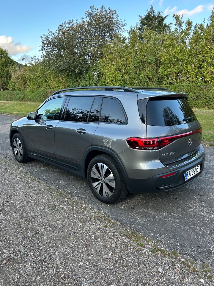 Mercedes EQB250 Progressive 5d