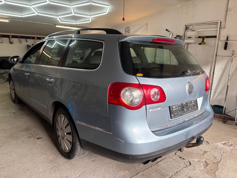 VW Passat 2,0 FSi Trendline Variant 5d